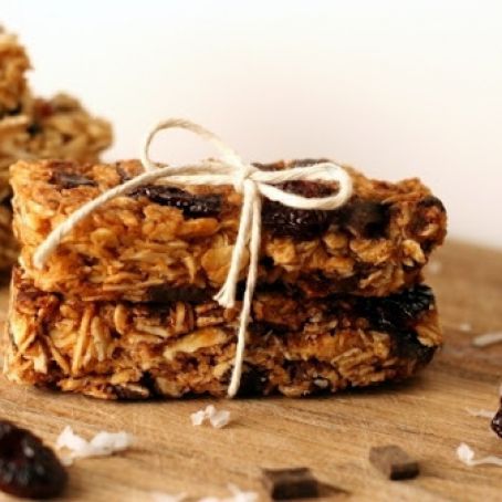 Travel: Coconut-Chocolate-Cherry Granola Bar