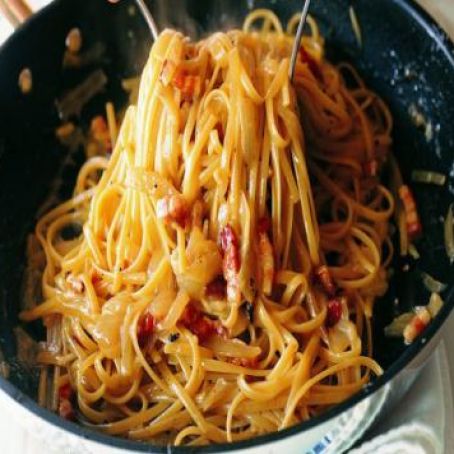 Linguine alla Carbonara - Linguini with Bacon and Onions