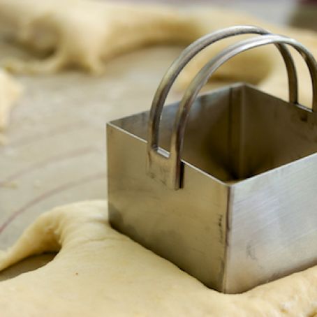 Paula Deen’s Basic Biscuits