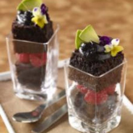 Vegan Chocolate Cake with Chocolate Avocado Icing