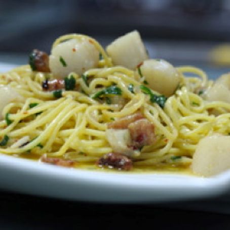 Spaghetti with Bay Scallops, Guanciale and Parsley