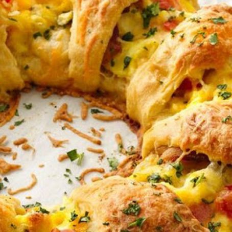 Bacon, Egg and Cheese Brunch Ring