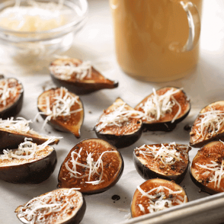 Baked Figs with Manchego Cheese