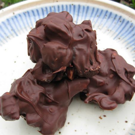 Chocolate Peanut Raisin Cluster