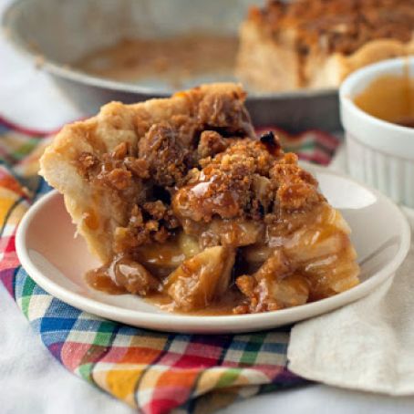 Apple-Caramel Apple Crumb Pie