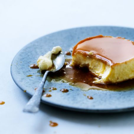 Crème Fraîche Crème Caramels