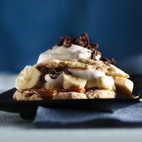 Pecan-Cinnamon Shortcakes with Bananas and Dulce de Leche