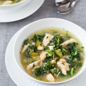 Slow Cooker Quinoa, Chicken and Kale Soup