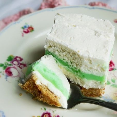 Pudding: Pistachio Pudding Dessert