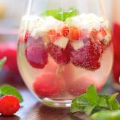 Raspberry Strawberry Sangri­a