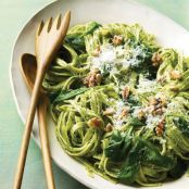 Fettuccine with Parsley Pesto and Walnuts