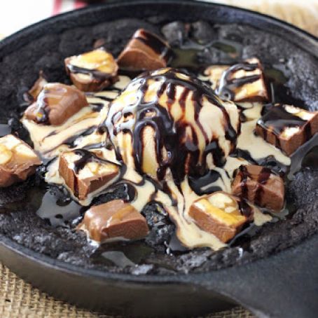 Snickers Chocolate Chip Skillet Cookie