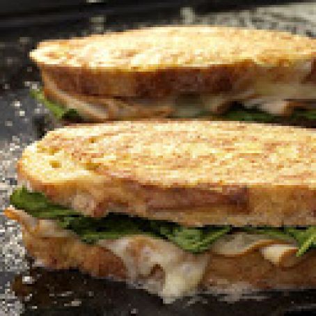 MONTE CRISTO SANDWICHES WITH  SMOKED TURKEY AND SPINACH