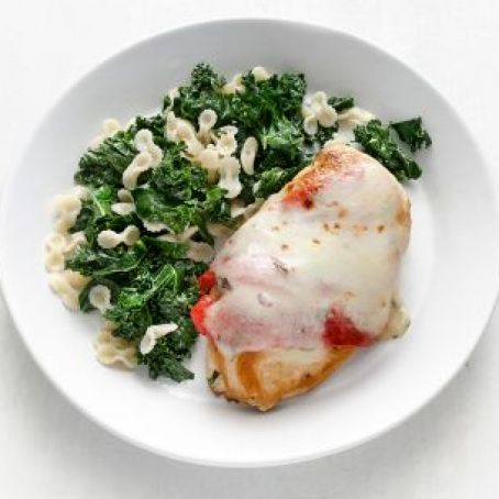 Cheesy Chicken with Kale Pasta