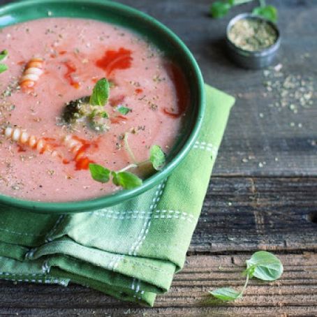 PASTA WITH BACON IN TOMATO CREAM SAUCE