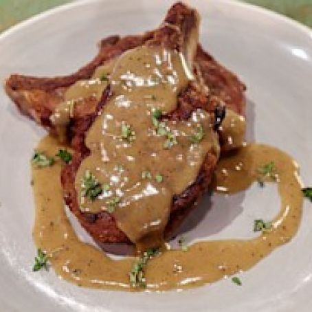Pork Chops with Pepper Pan Gravy