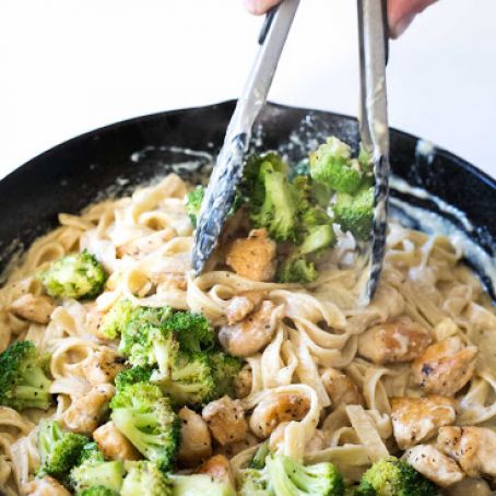 Broccoli Chicken Fettuccine Alfredo