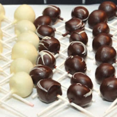 Raspberry Red Velvet Truffle Pop