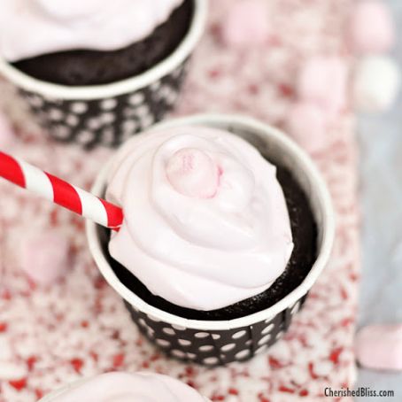Hot Chocolate Cupcakes & Peppermint Marshmallow Frosting