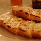 Black Angus Cheesy Garlic Bread