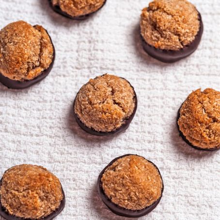 Macaroons, Chocolate-Dipped