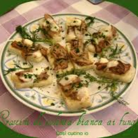 CROSTINI DI POLENTA AI FUNGHI
