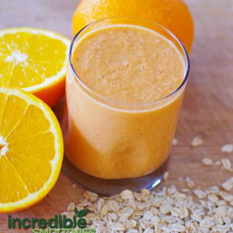 Orange-Carrot Smoothie with Pear and Oats
