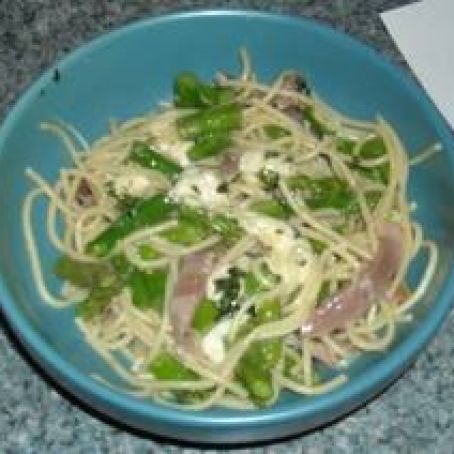 Spaghetti w/Asparagus, Smoked Mozzarella and Prosciutto