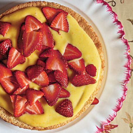 Simple Sponge Cake with Orange Curd and Strawberries