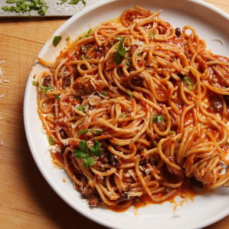 Spaghetti Puttanesca (Spaghetti With Capers, Olives, and Anchovies)