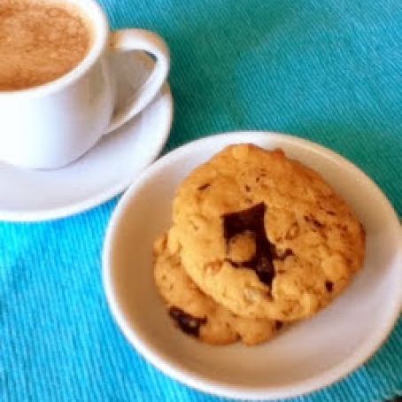 Sunflower, oats and chocolate chunk cookie