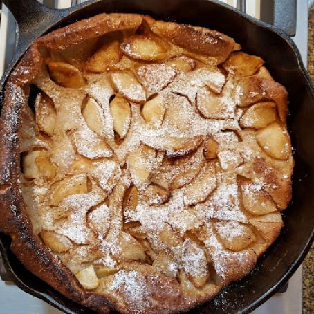 Breakfast: Apple Dutch Babies