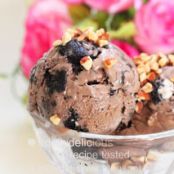 ICE CREAM - Malt Chocolate Ice Cream with Oreo Cookie Crunch