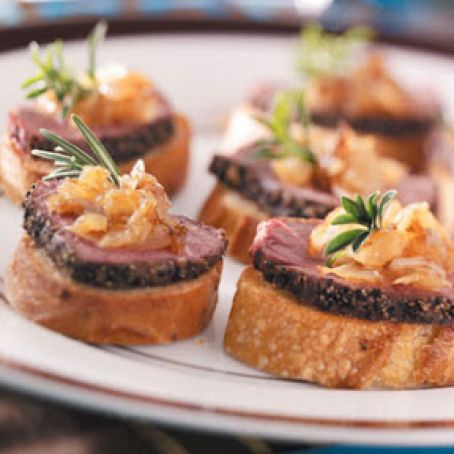 Pepper-Crusted Tenderloin Crostini Recipe