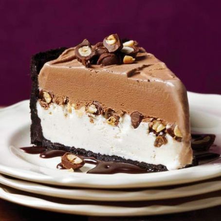 Chocolate-Peanut Ice Cream Cake