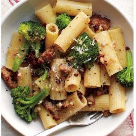 Emeril's Rigatoni with Broccoli and Sausage