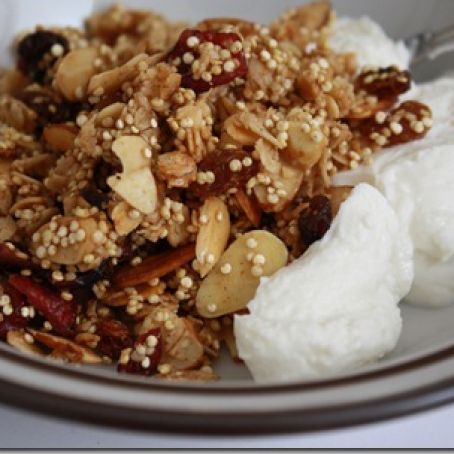 Sweet Almond & Quinoa Granola