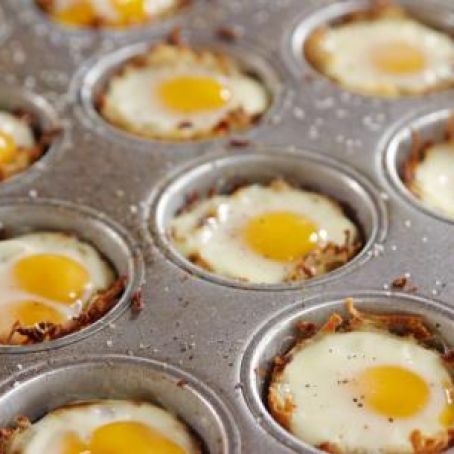 Baked Eggs in Hash Brown Cups (Pioneer Woman)