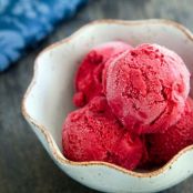 Blackberry Frozen Yogurt Recipe