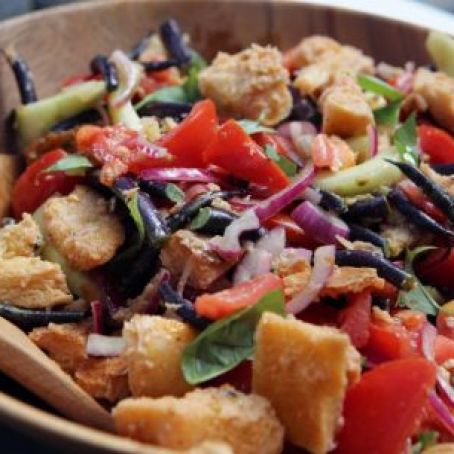 Zesty Garden Vegetable Bread Salad
