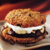 Chunky Banana Nut Cookie