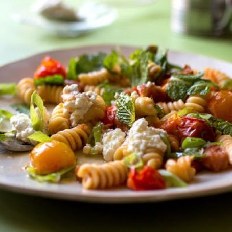 Pasta With Burst Cherry Tomatoes