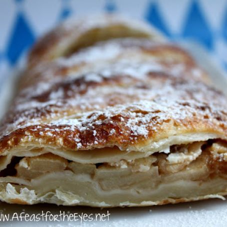 Bavarian Style Apple Strudel (Apfel Strudel)