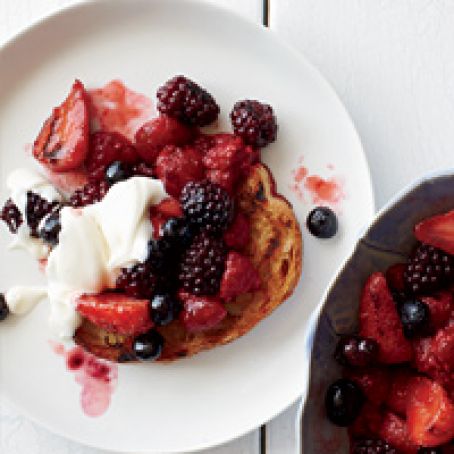 Fire-Roasted Berry Crostini with Honey Crème Fraîche