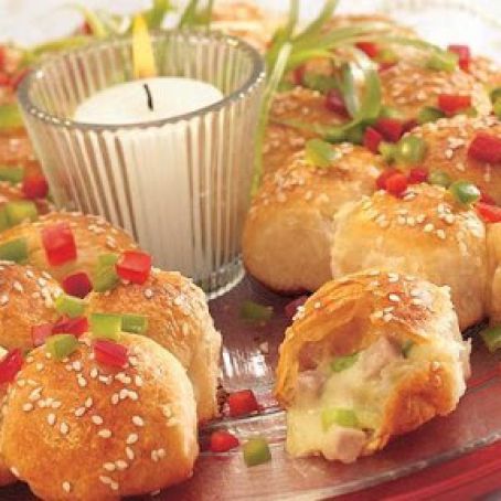 Festive Ham and Cheese Wreath