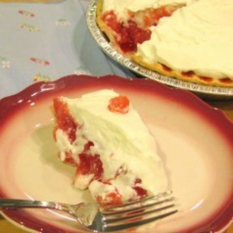 Rio Star Grapefruit Pie: Citrus pie full of flavor and color