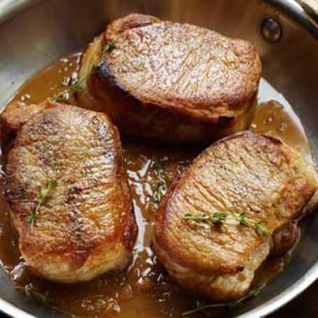 Skillet Pork Chops with Pan Gravy