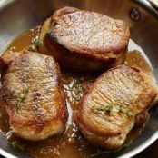 Skillet Pork Chops with Pan Gravy