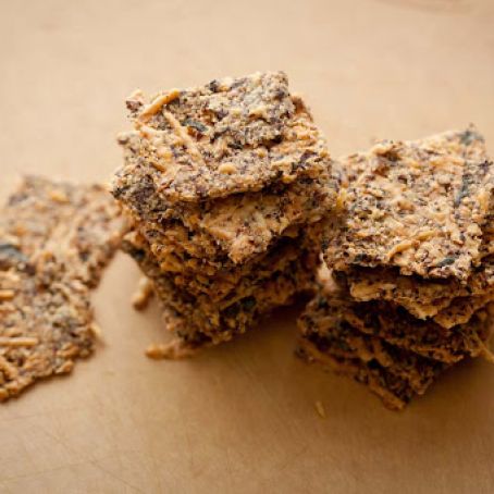 Low Carb Hazelnut-Parmesan Cracker