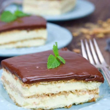 ECLAIR CAKE